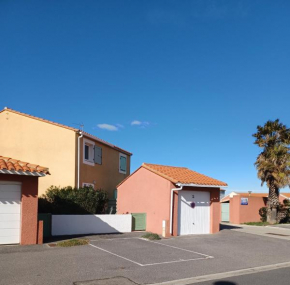Charmante villa dans village naturiste